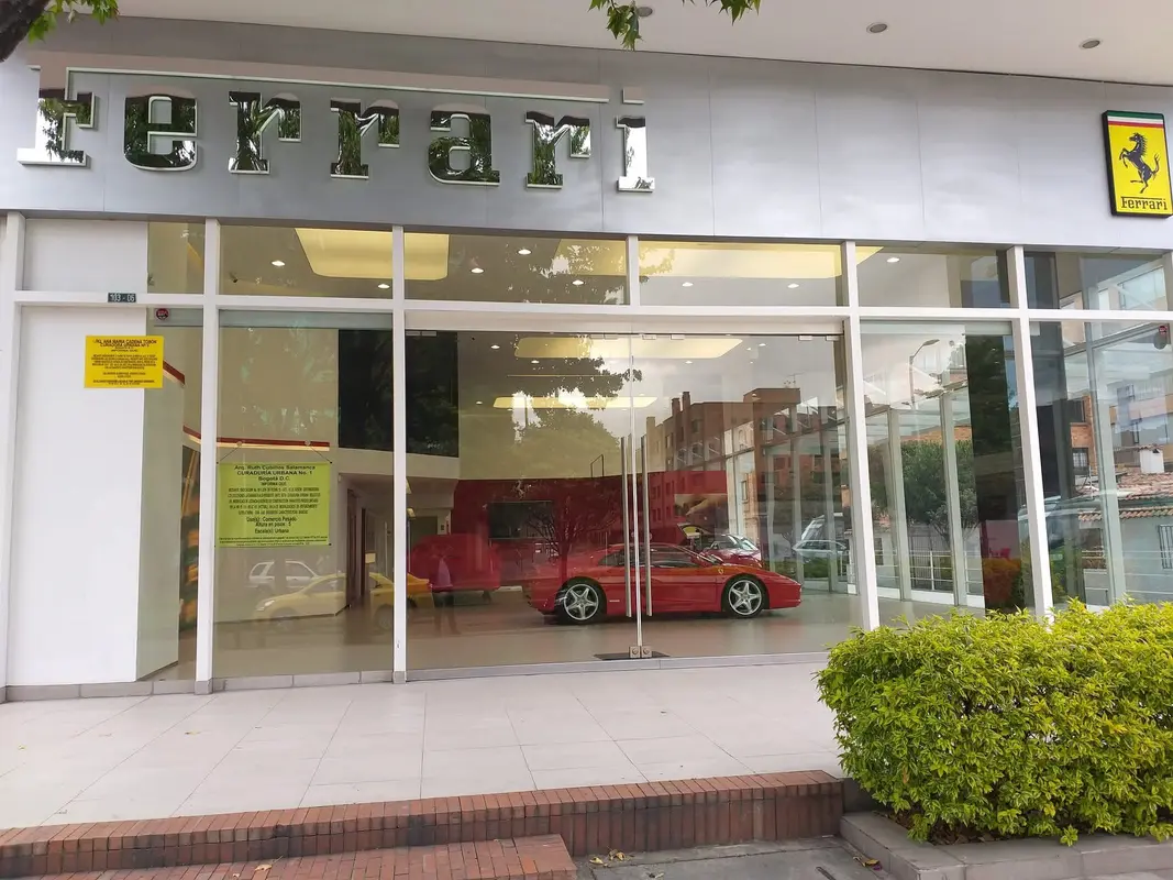 licencias y adecuación comercial para Ferrari Colombia en Bogotá por DCS Ingeniería